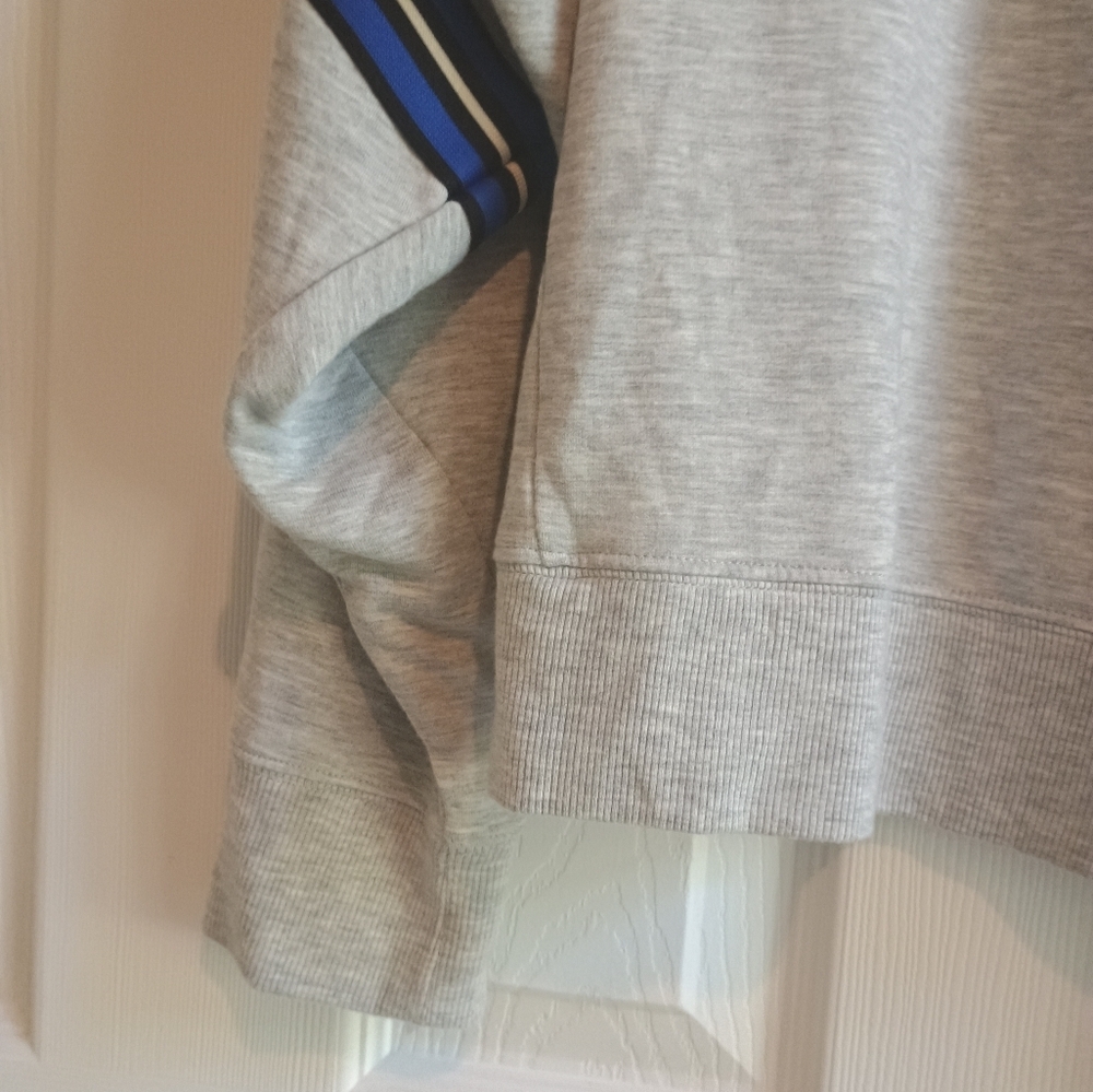 Express One Eleven Sweatshirt Super Duper Soft Size Large With Navy Stripe - Picture 4 of 13